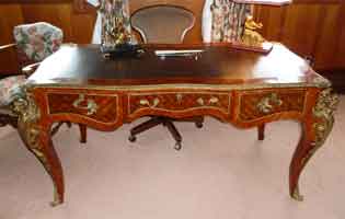 French Desk Bureau Plat in the Antique Louis XV Style